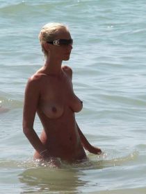 naked beach girls