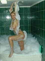 girls in shower nude